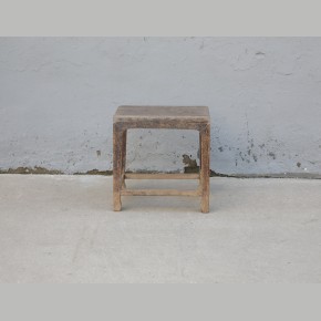 Bijzettafeltje elmhout